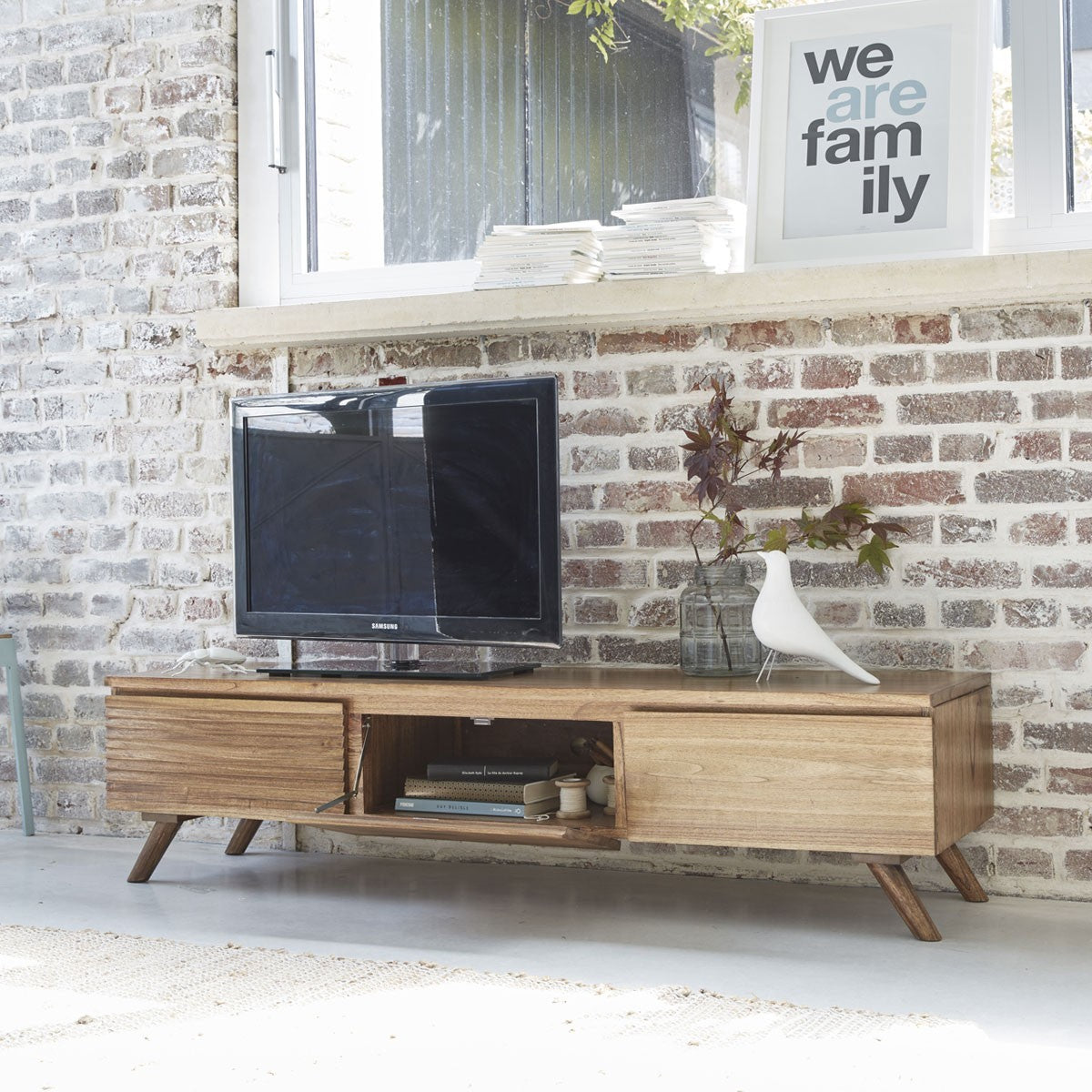 ODDA - Meuble TV en mindi massif 150 cm