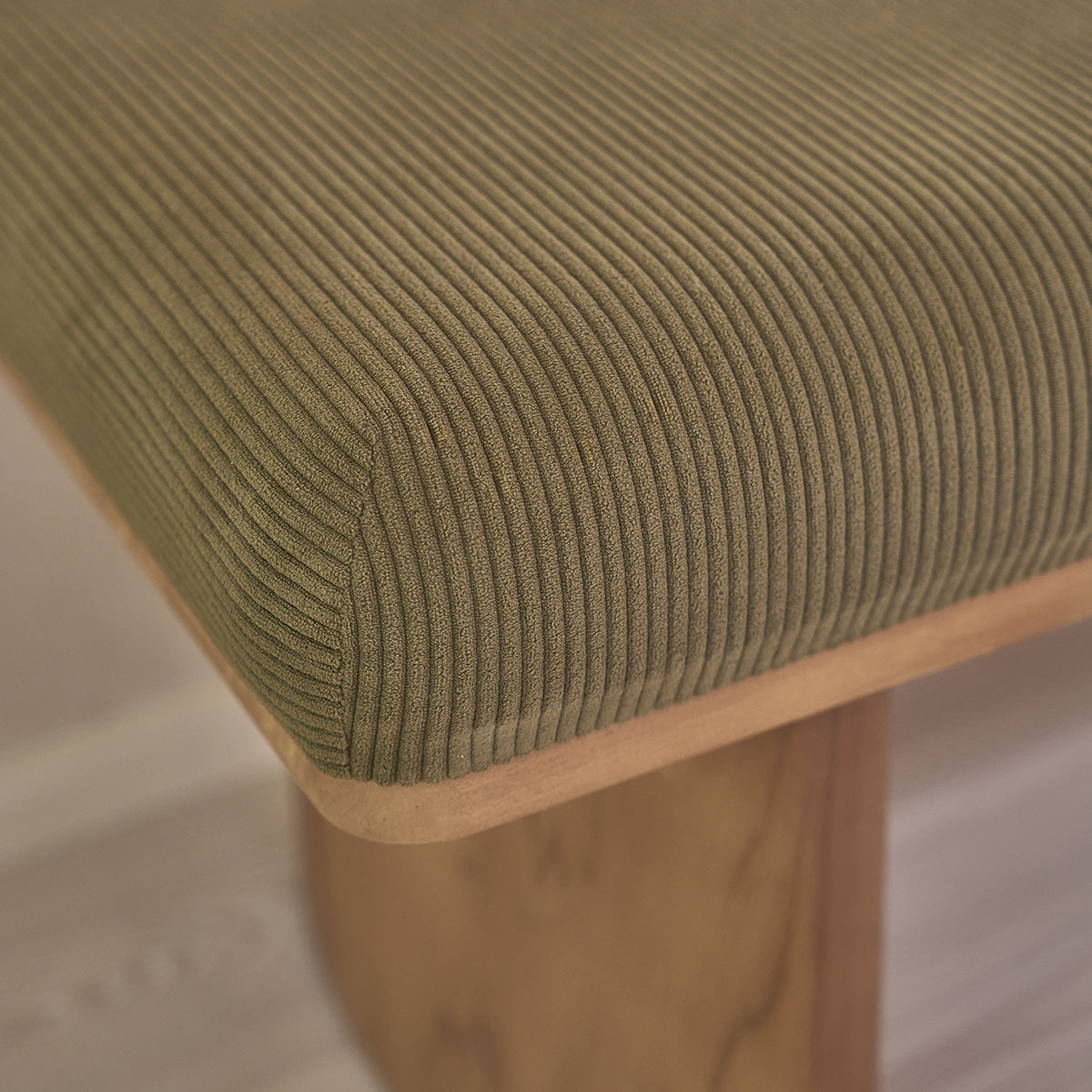 AMBRE - Panca in teak massello e velluto a coste verde 100 cm