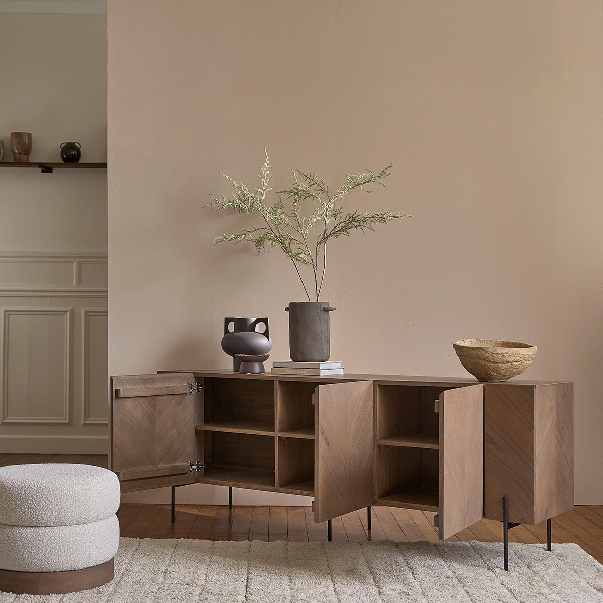 CALIX - Credenza in mindi massello e metallo finitura noce 200 cm