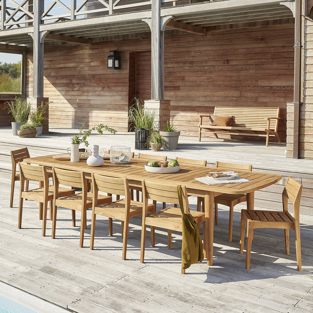 HORTENSE - Ausziehbare Gartenlounge massives recyceltes Teakholz 10/12 Sitze