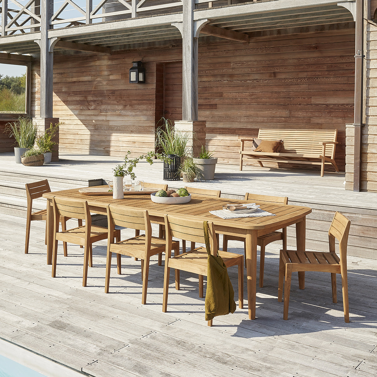 HORTENSE - Salon de jardin en teck massif recyclé extensible 10/12 pers.