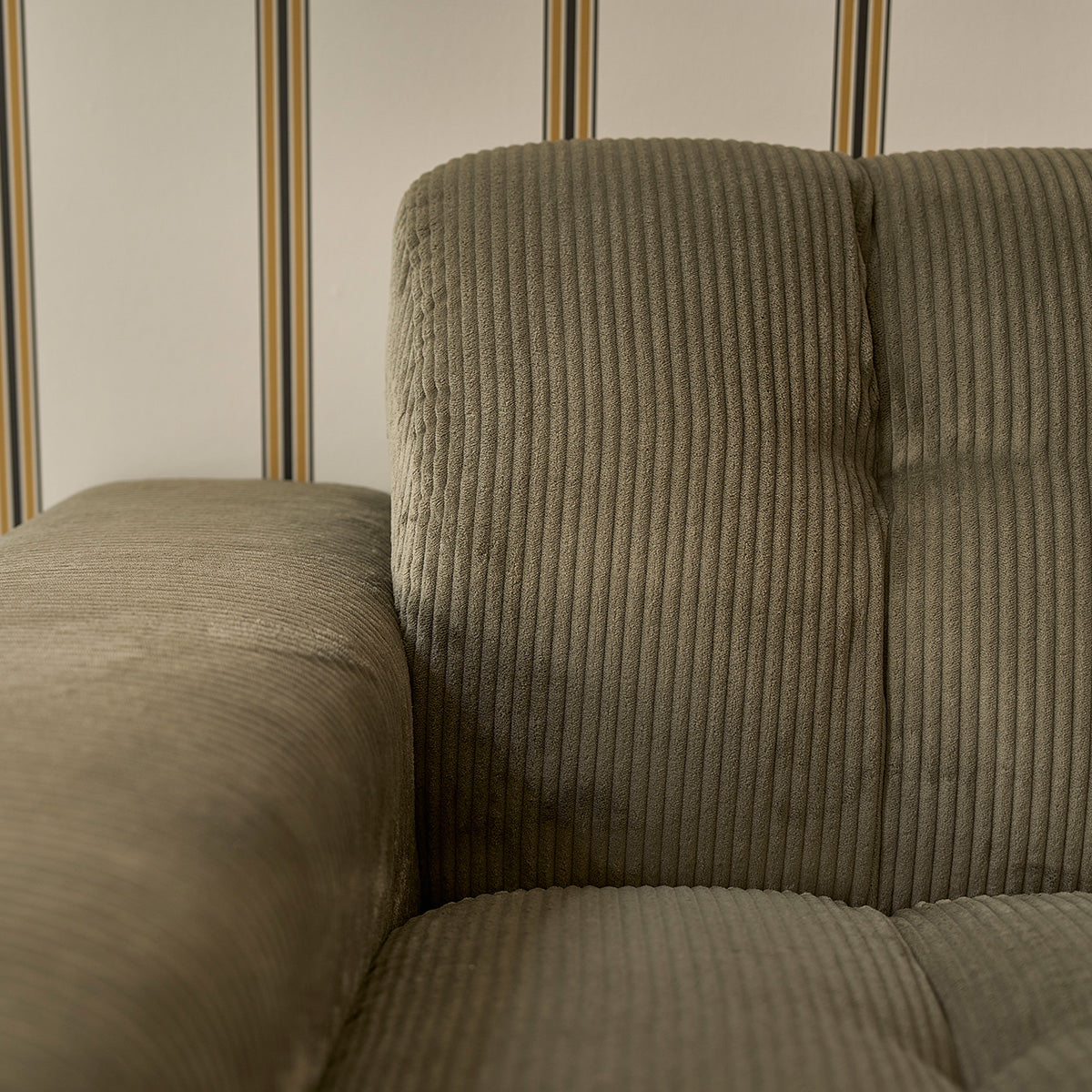 ALPHONSE - Canapé droit 4 places en velours côtelé kaki