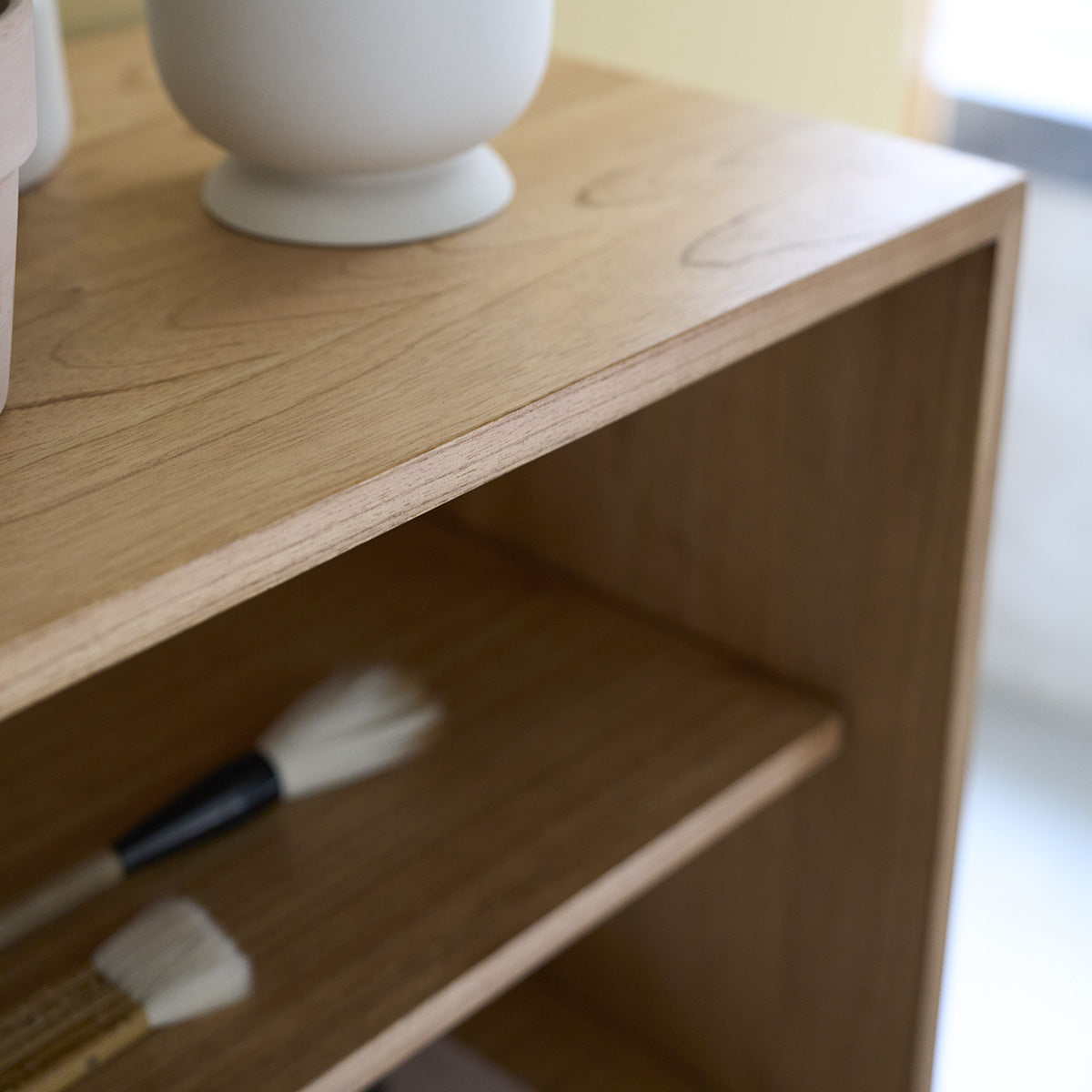 SUZANNE - Bücherregal aus massivem Mindi 85 cm