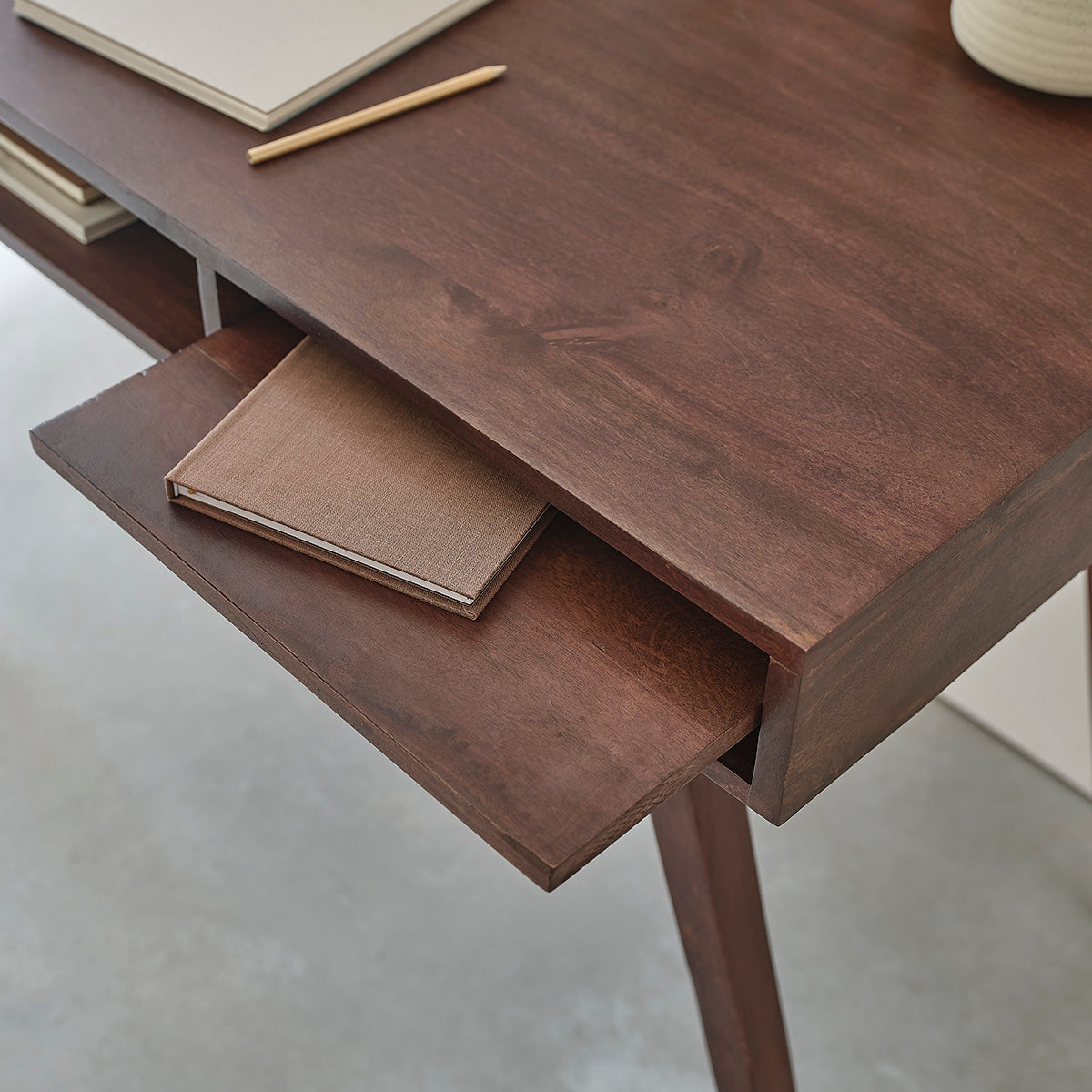 BRUNE - Scrivania in mango massello 120 cm