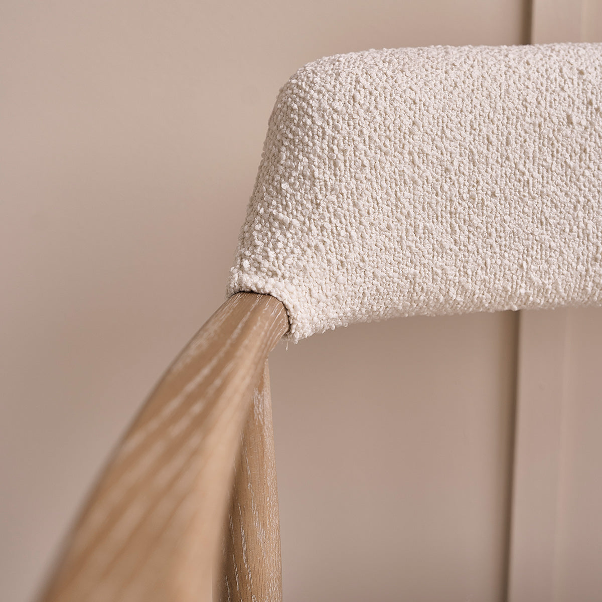 LUISA - Set di 2 sedie in rovere massello e tessuto bouclé