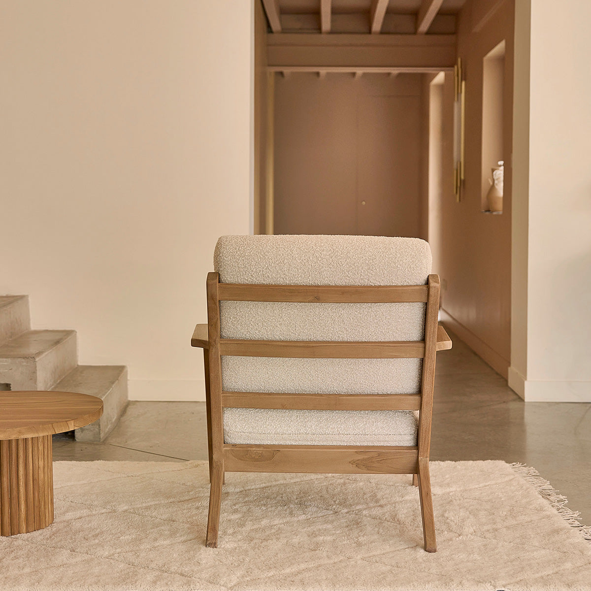 SERENE - Poltrona in teak massello con tessuto bouclé