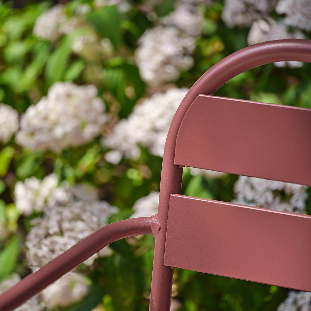 Banc de jardin en aluminium framboise