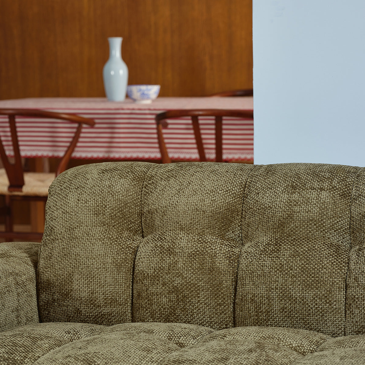 ALPHONSE - Gerades 3-Sitzer-Sofa aus khakifarbenem Geflechtvelours