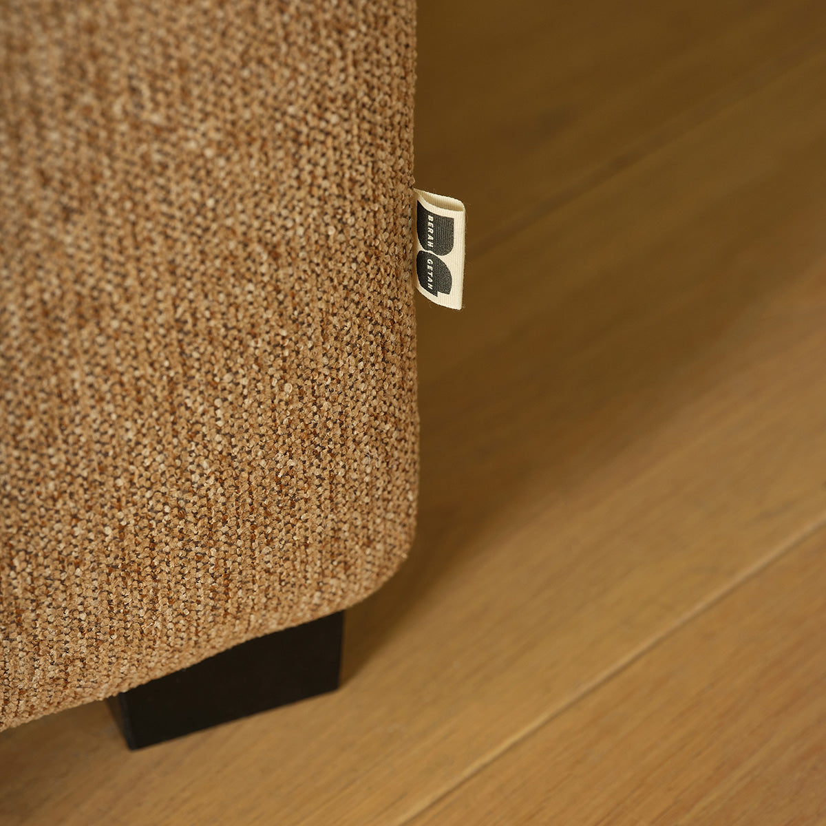 CAN0050-canape_convertible_3_places_en_tissu_texture_marron_clair_chine-07.jpg