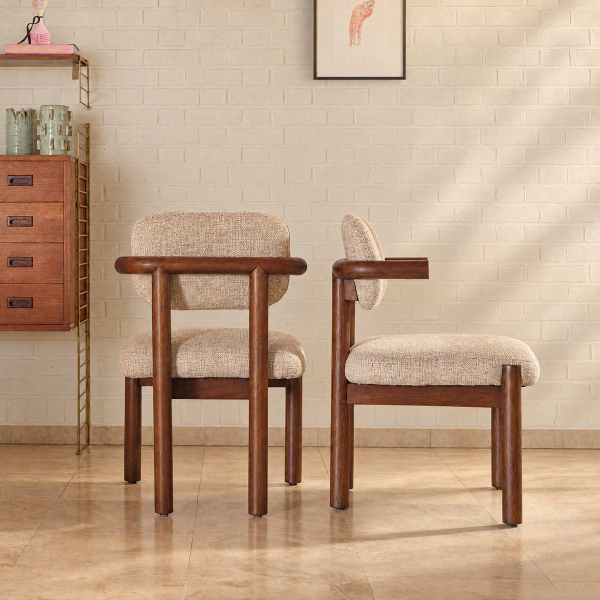 NEO - Set di 2 sedie in legno massello di mindi e tessuto beige screziato con trama in rilievo