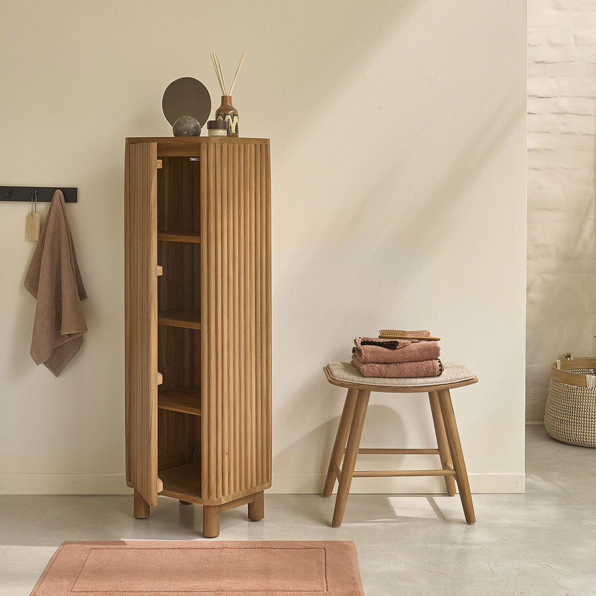 COLINE - Colonna da bagno con piedini in teak massiccio, 120 cm
