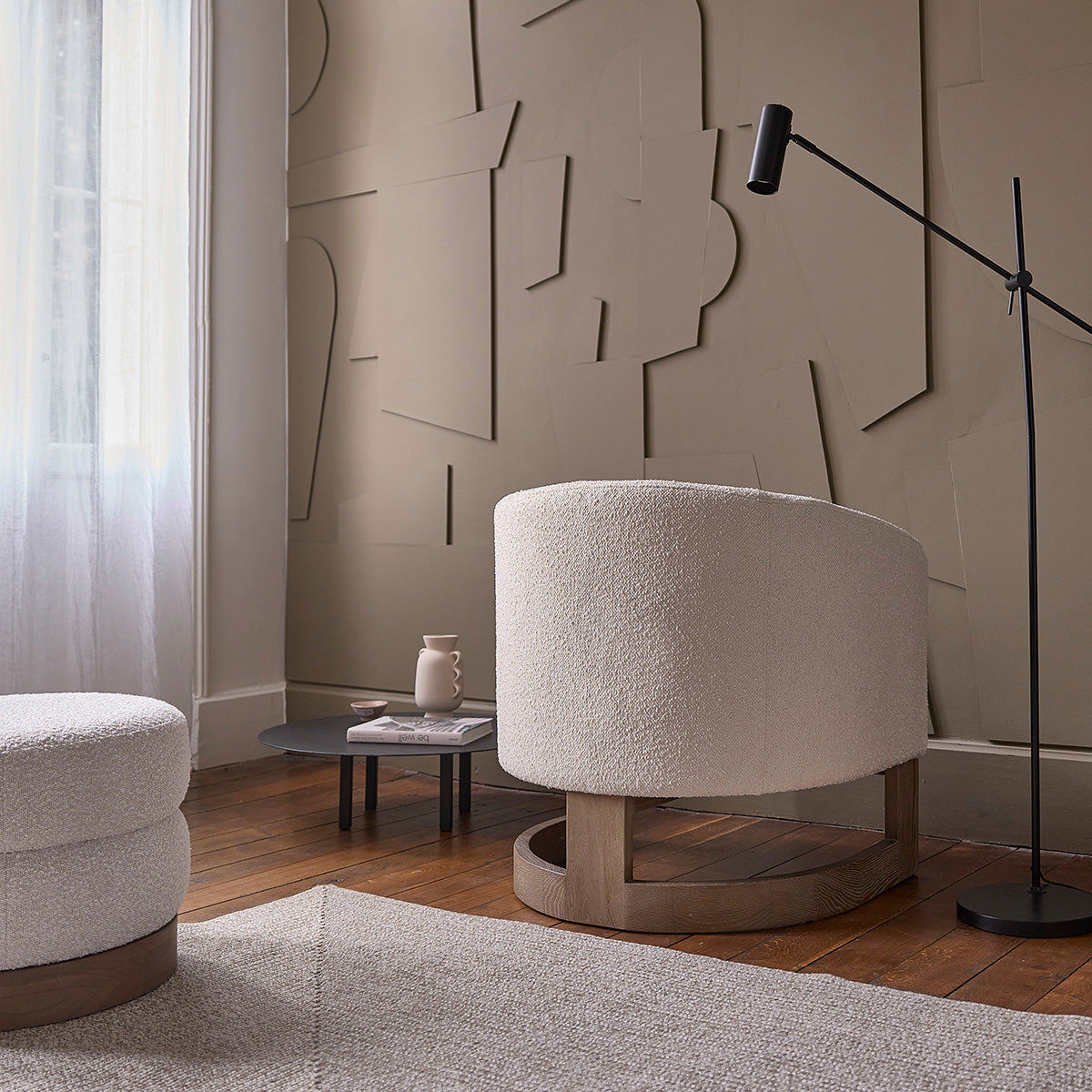 MALO - Fauteuil en chêne massif et tissu bouclette écrue