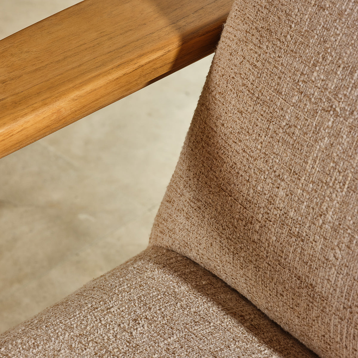 GABRIEL - Fauteuil en mindi massif et tissu beige chiné