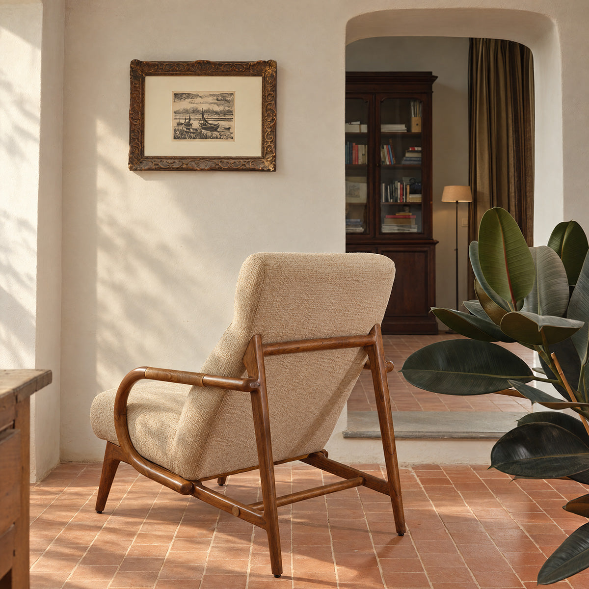 GABIN - Poltrona in legno massello di mindi, rattan e tessuto beige melange