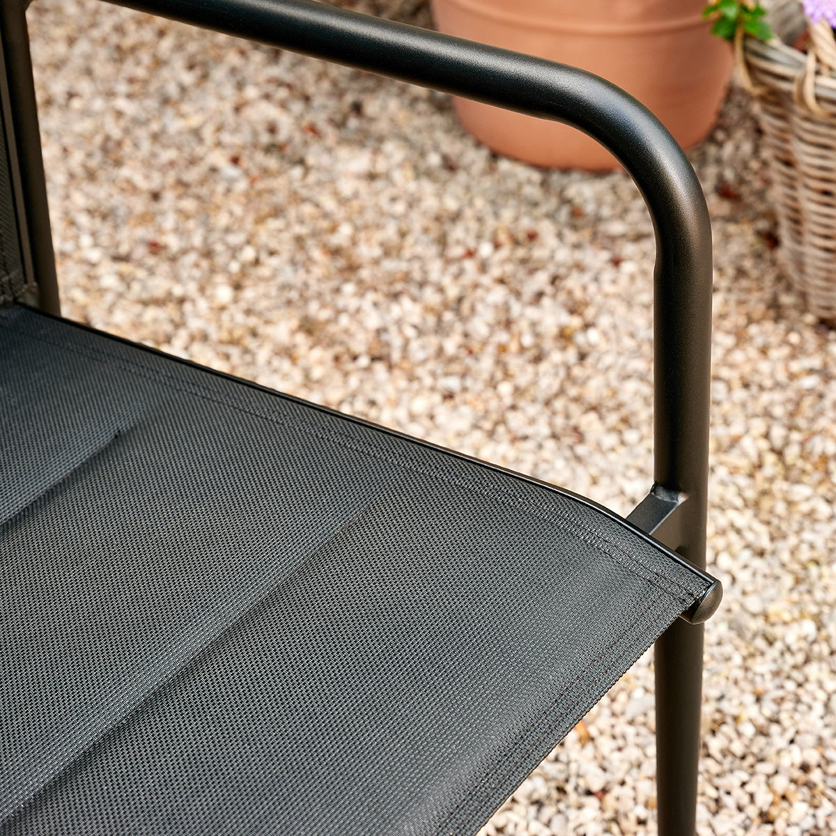 BASALT - Gartenstuhl aus Aluminium und mattschwarzem Textilene (2er-Set)