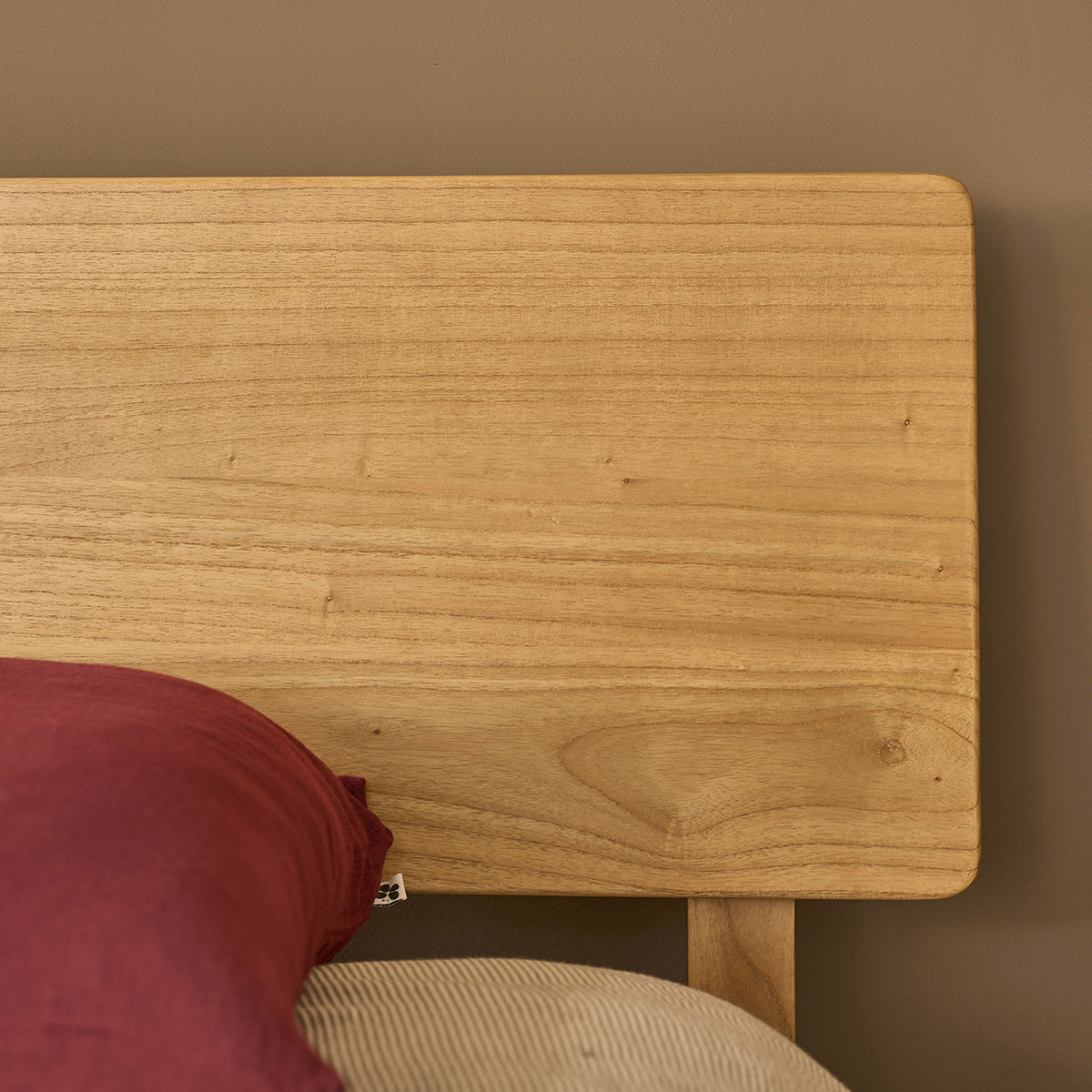 MAIA - Letto in legno di mindi da 160 cm con rete