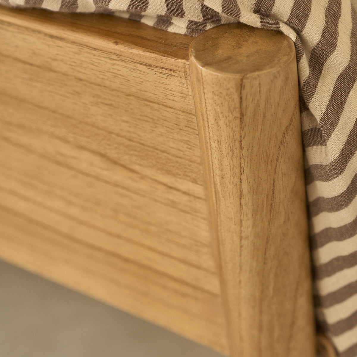 MAIA - Letto in legno di mindi da 160 cm con rete