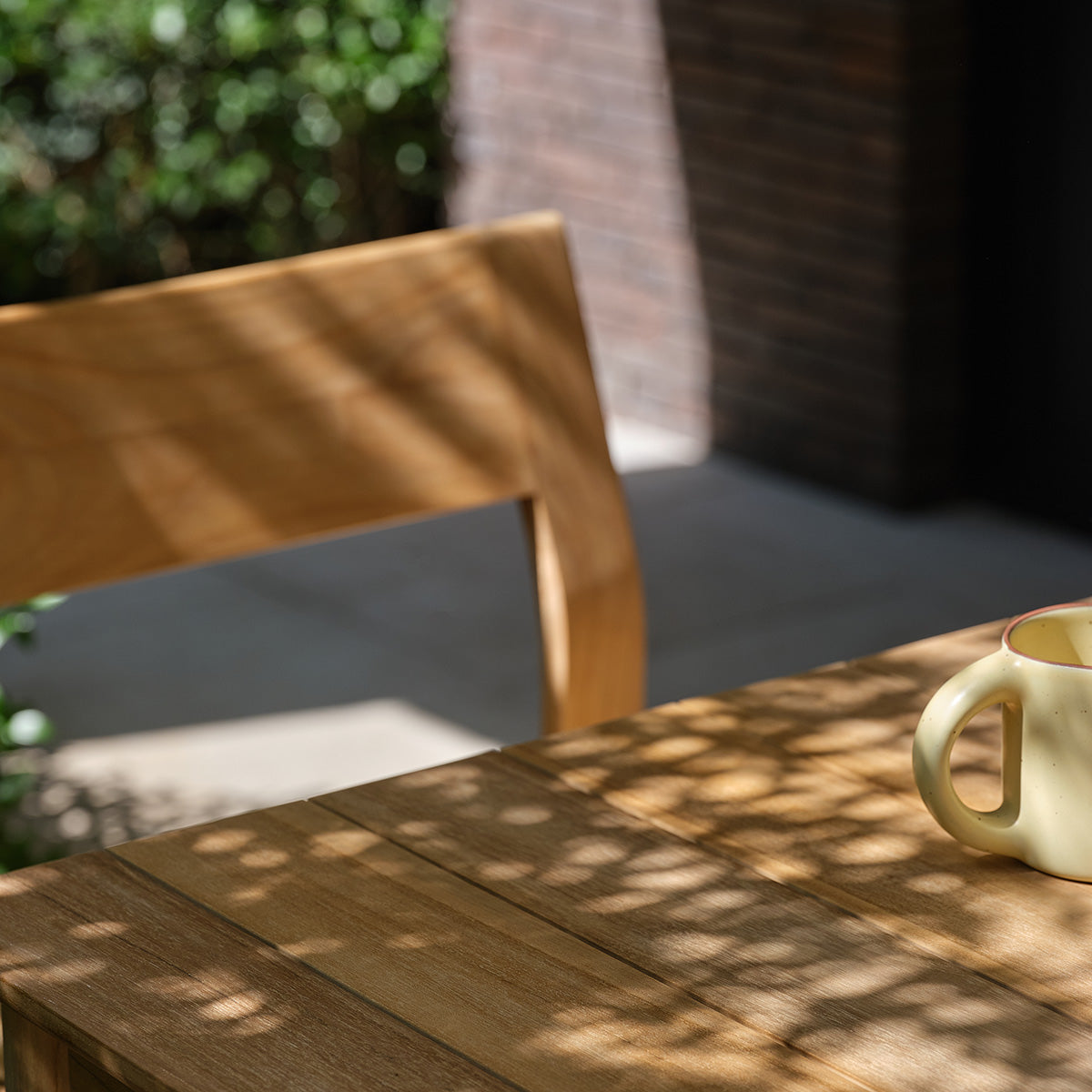PIANA - Garten-Bar-Set aus massivem Teakholz und Rattan für 4 Personen.