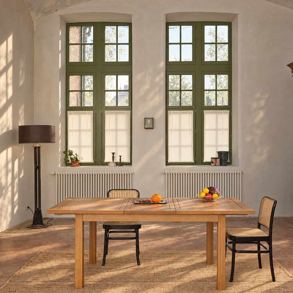 UZES - Tavolo allungabile in teak massiccio per 8 persone.