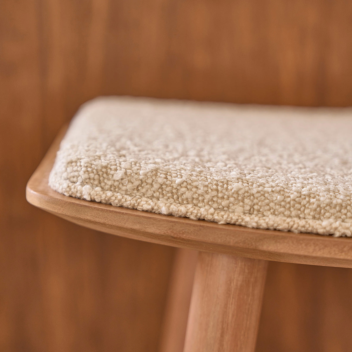 AMBRE - Tabouret de bar en teck massif assise bouclette 75 cm