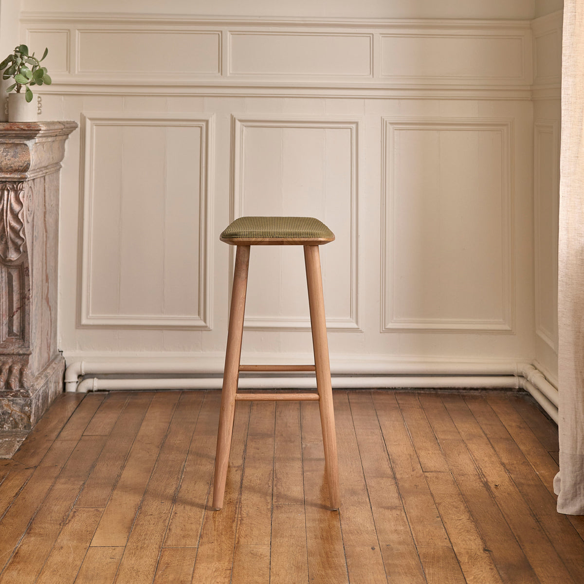 AMBRE - Lot de 2 tabourets de bar en teck massif assise velours cotelé 75 cm
