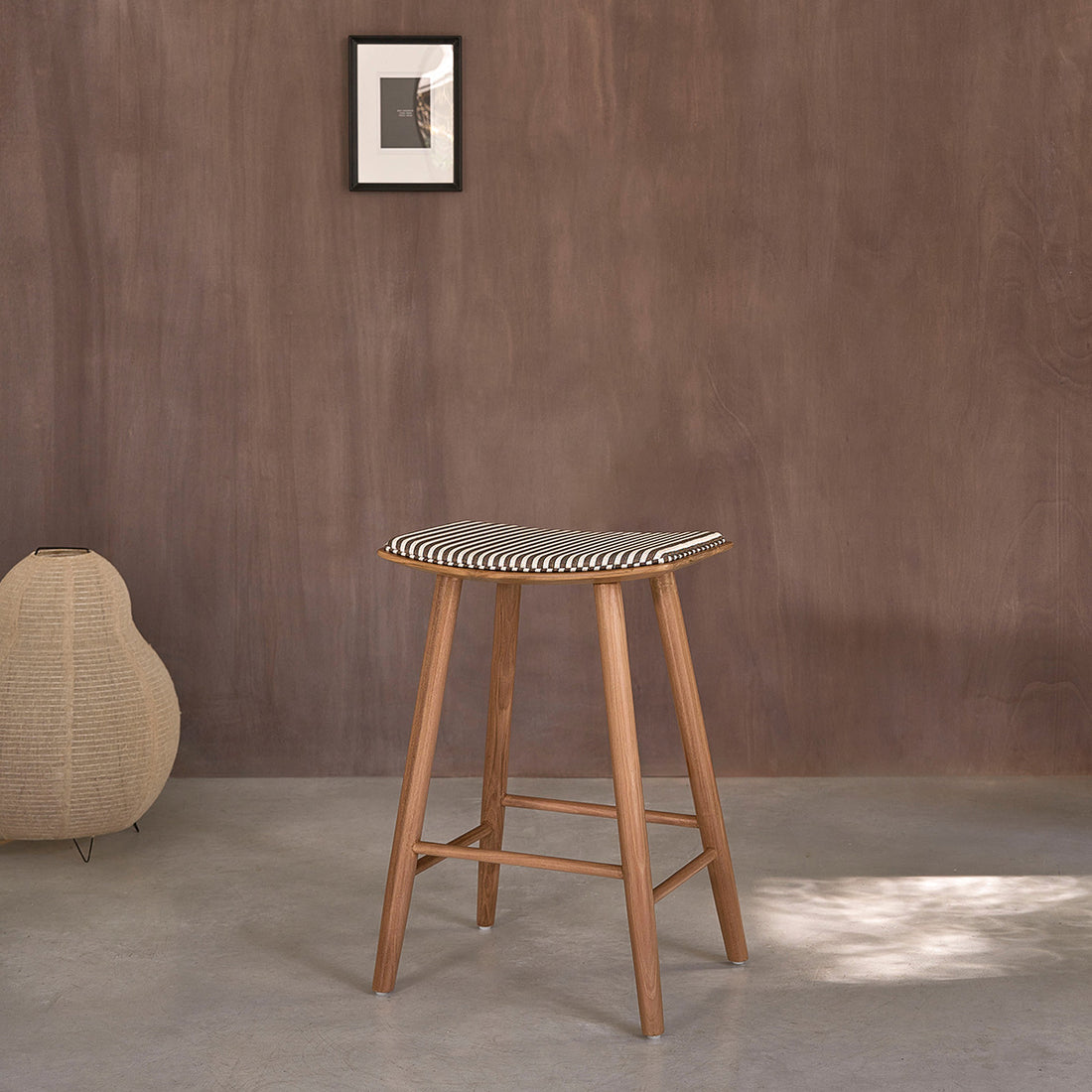 AMBRE - Tabouret de bar en teck massif et assise à rayures 65 cm