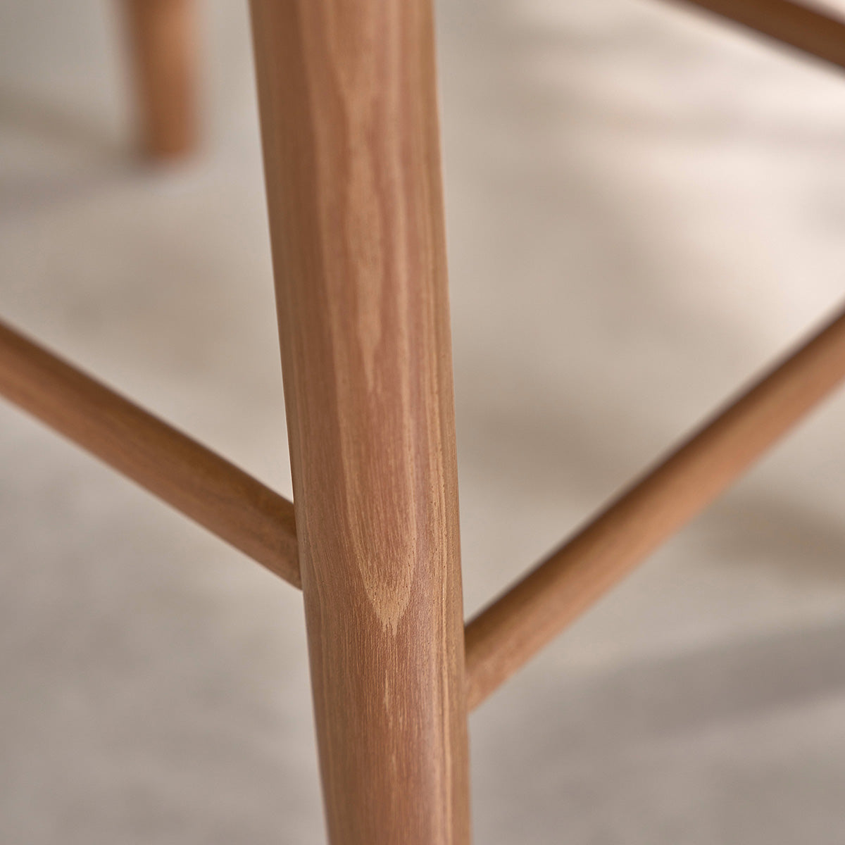 AMBRE - Tabouret de bar en teck massif et assise à rayures 65 cm