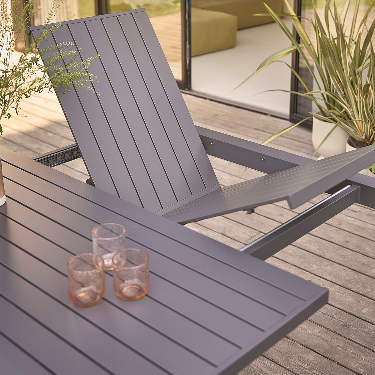 LAGON - Quadratischer ausziehbarer Aluminium-Gartentisch 4/8 pers.