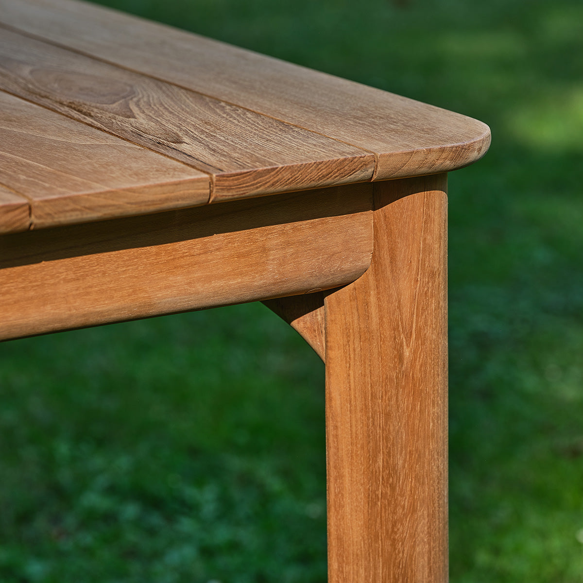 PIANA - Gartentisch aus massivem Teakholz für 4 Personen