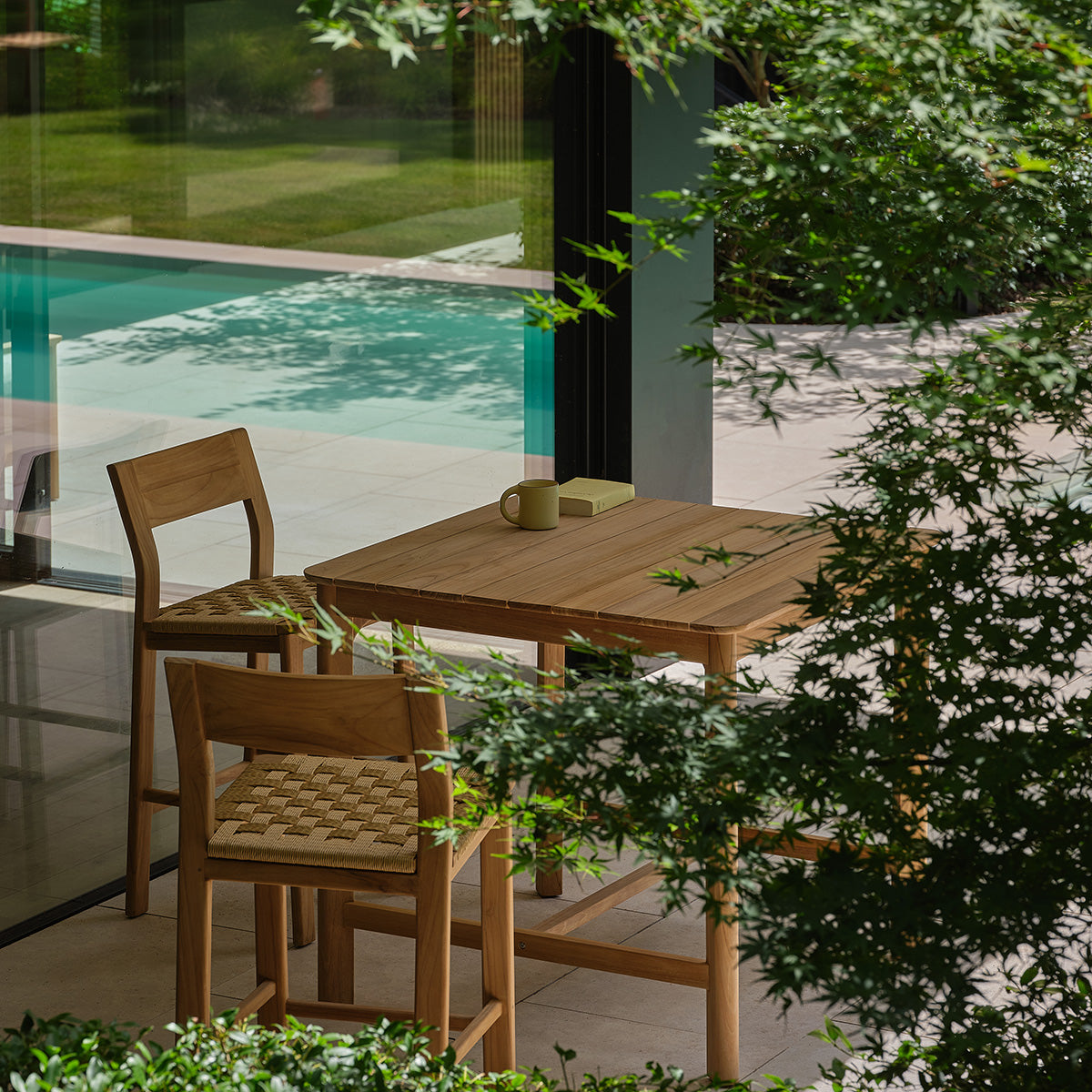 PIANA - Tavolo da giardino alto in teak massiccio per 4 persone.