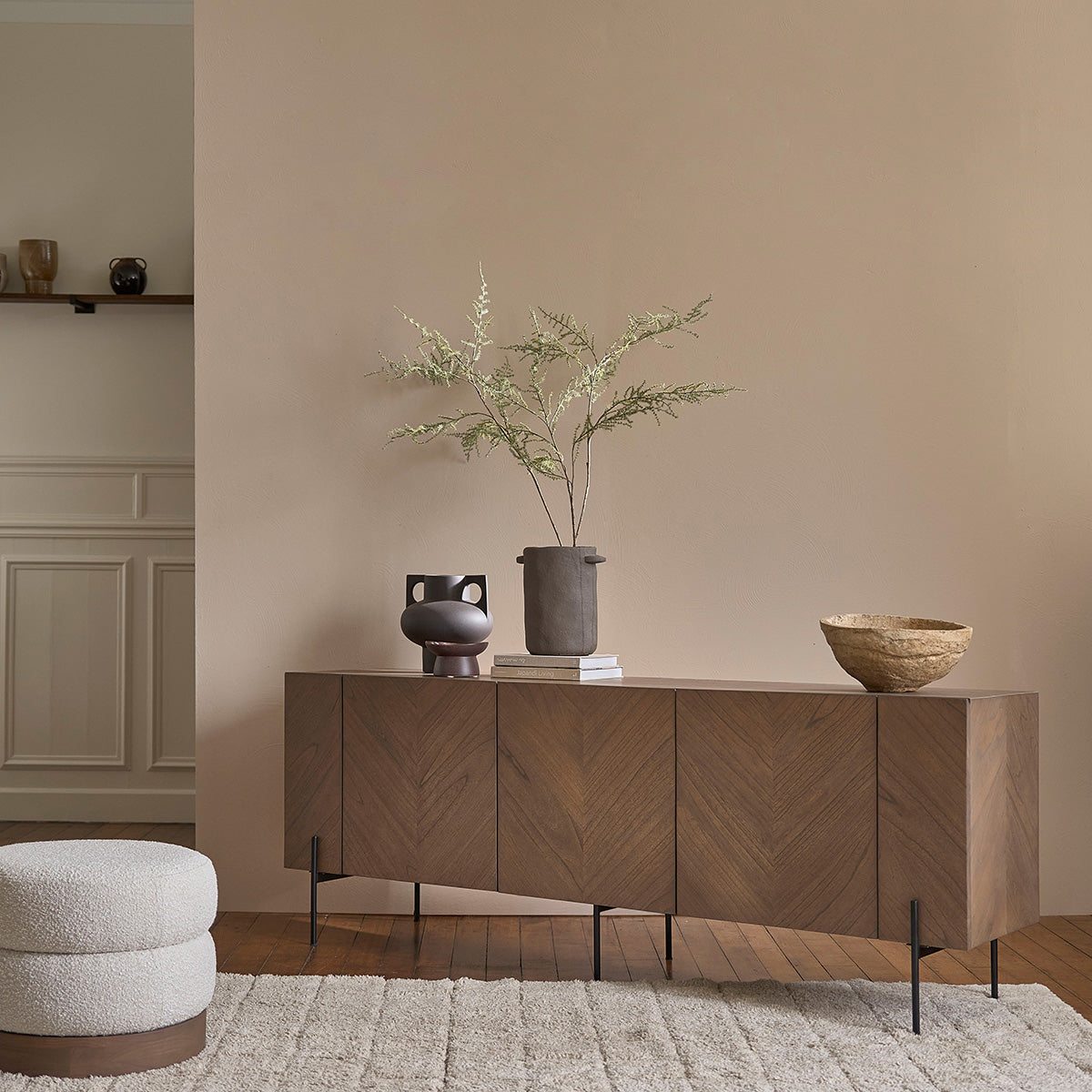 CALIX - Sideboard aus massivem Mindi und Metall, mit Nussbaum-Öberfläche 200 cm