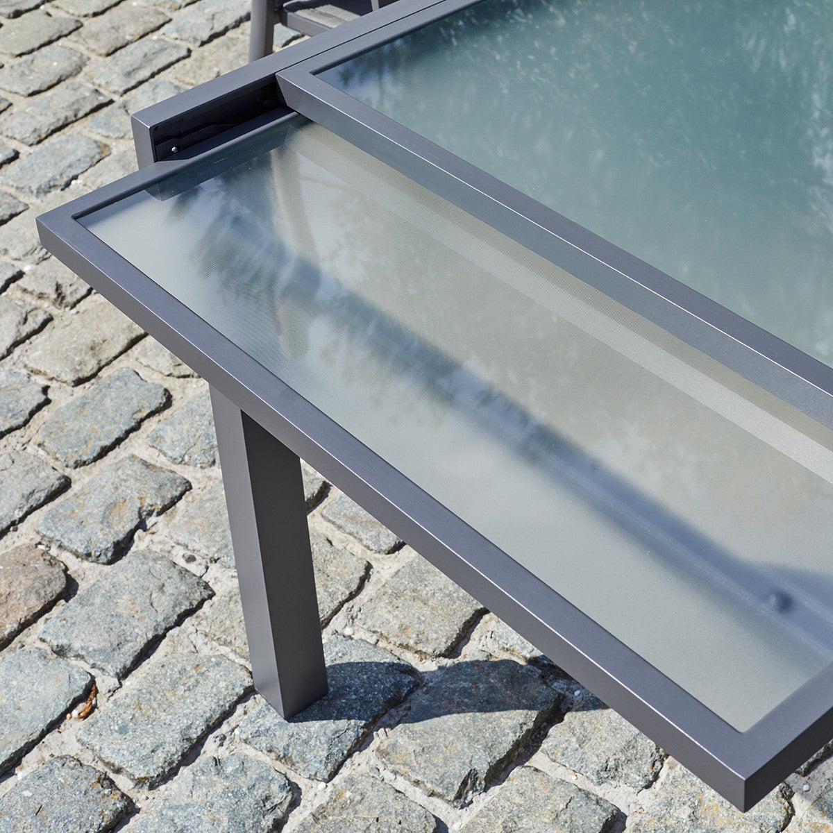 MODULO - Ausziehbarer Gartentisch aus grauem Aluminium 4/8-Sitzer