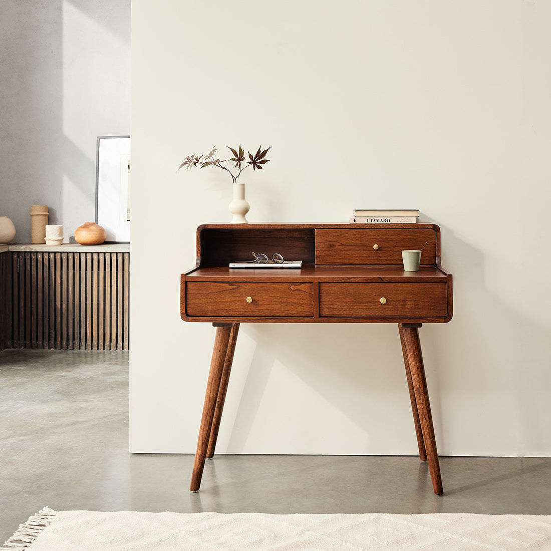 VINTAGE - Bureau en mindi massif finition noyer 90 cm