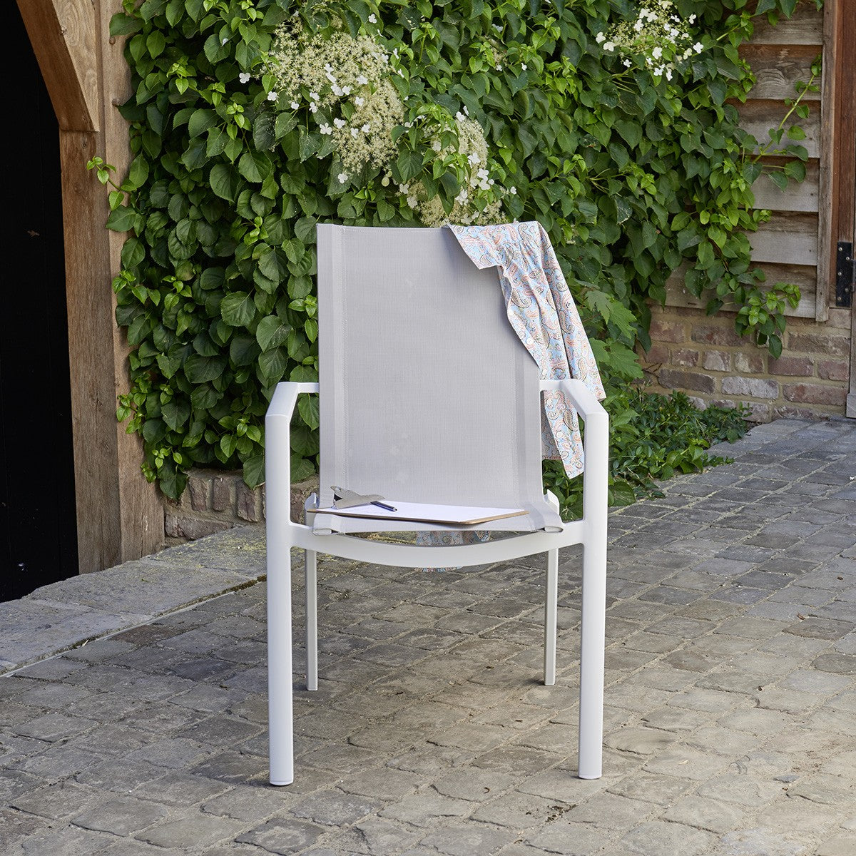TULUM - Gartensessel aus weißem Aluminium und grauem Textilene