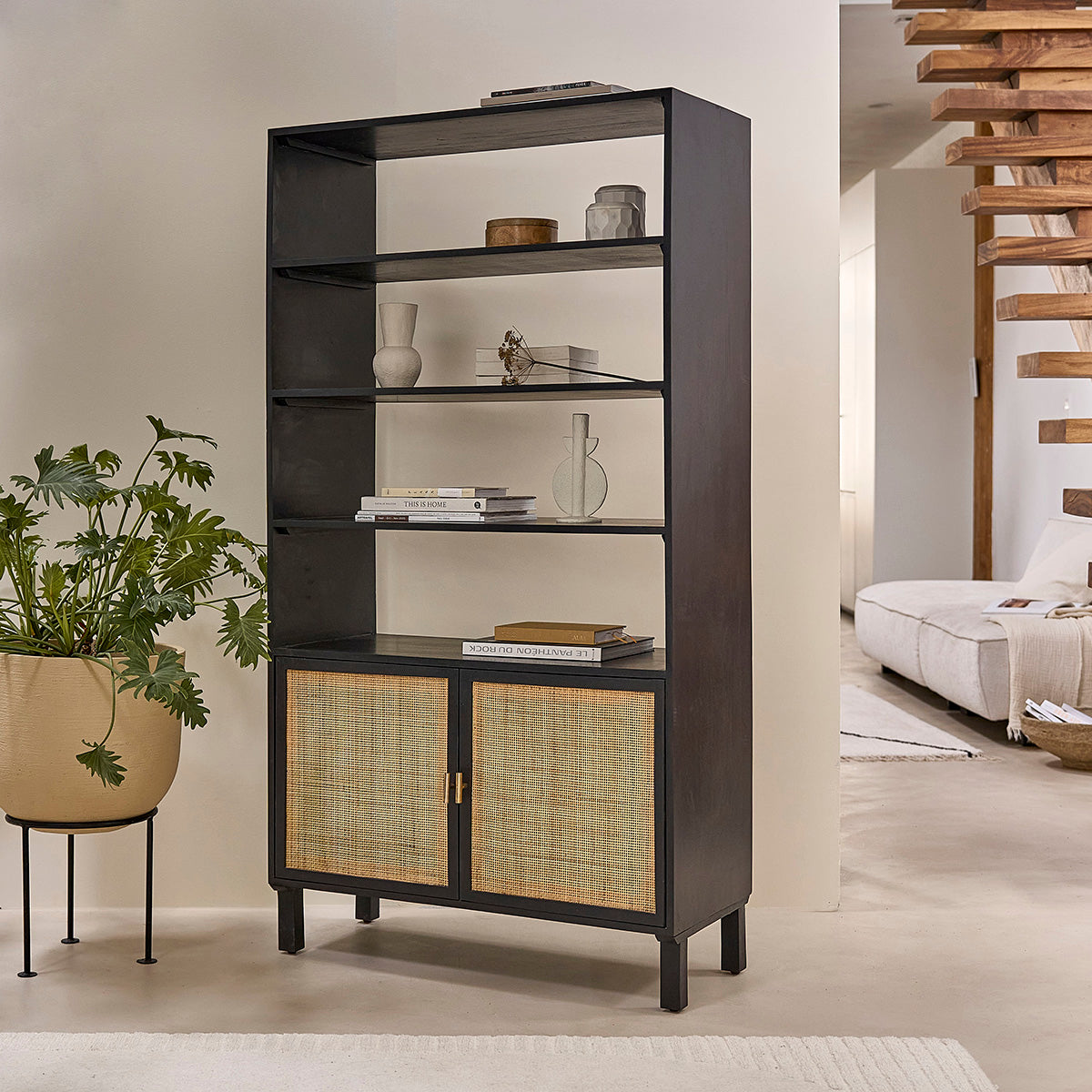 BLAISE - Bibliothèque en manguier massif noire et cannage 170 cm