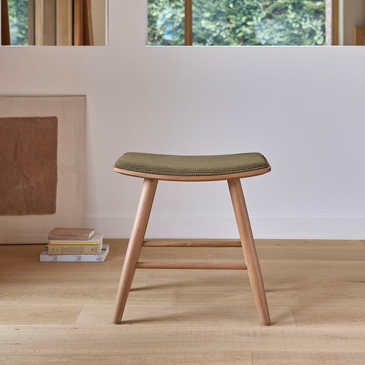 AMBRE - Tabouret de bar en bois de teck assise velours côtelé 45 cm