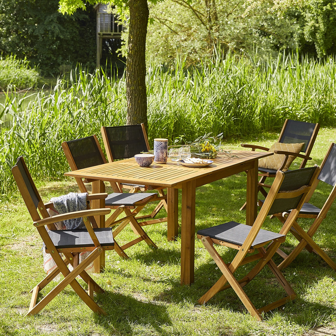 HANOÏ - Salon de jardin en acacia extensible 6/8 pers.