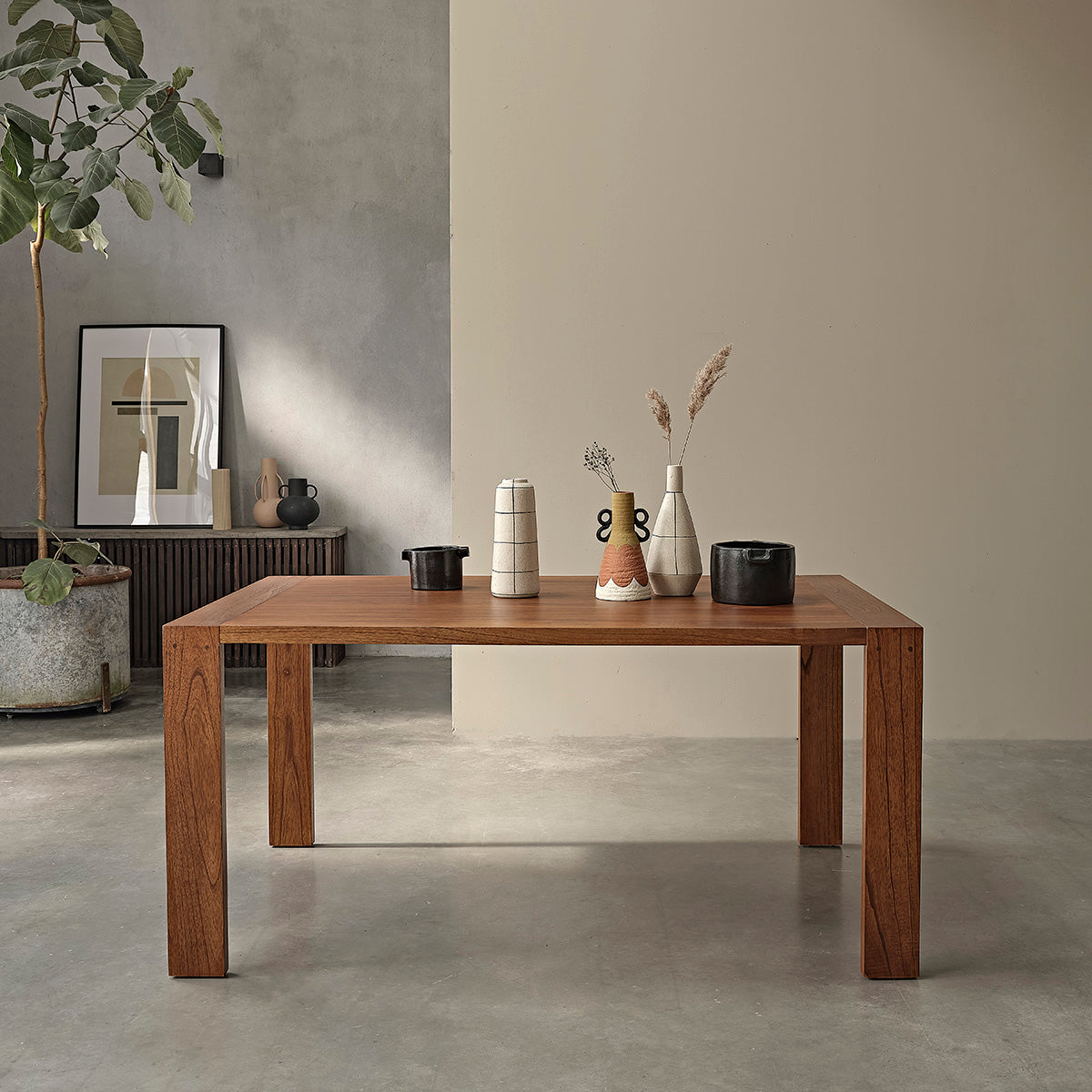 MILO - Table en mindi massif finition noyer 6 pers.