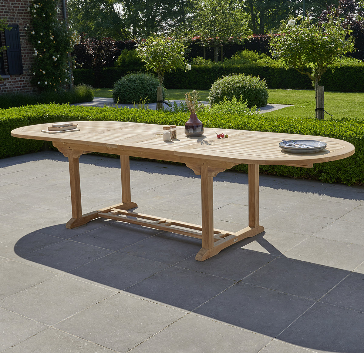 MIDLAND - Salon de jardin en teck massif extensible 8/12 pers.