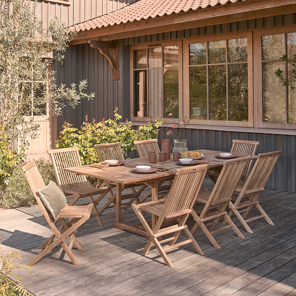 MALTE - Ausziehbarer Gartentisch aus Teakholz für 8/10 Pers.
