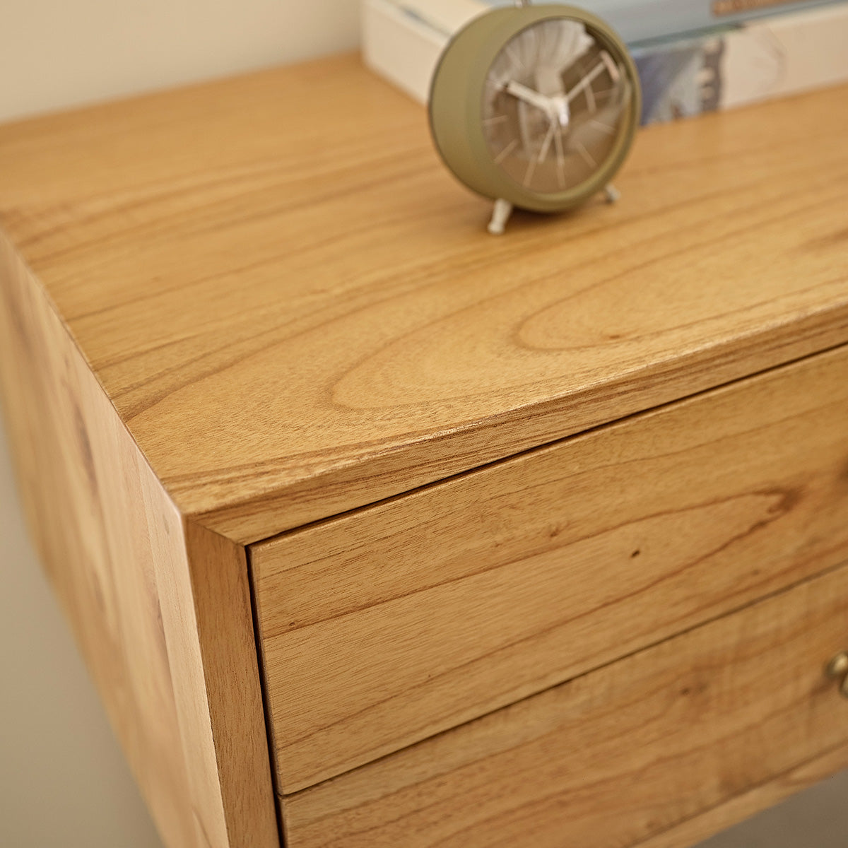 PIA - Nachttisch aus massivem Mindi 60 cm