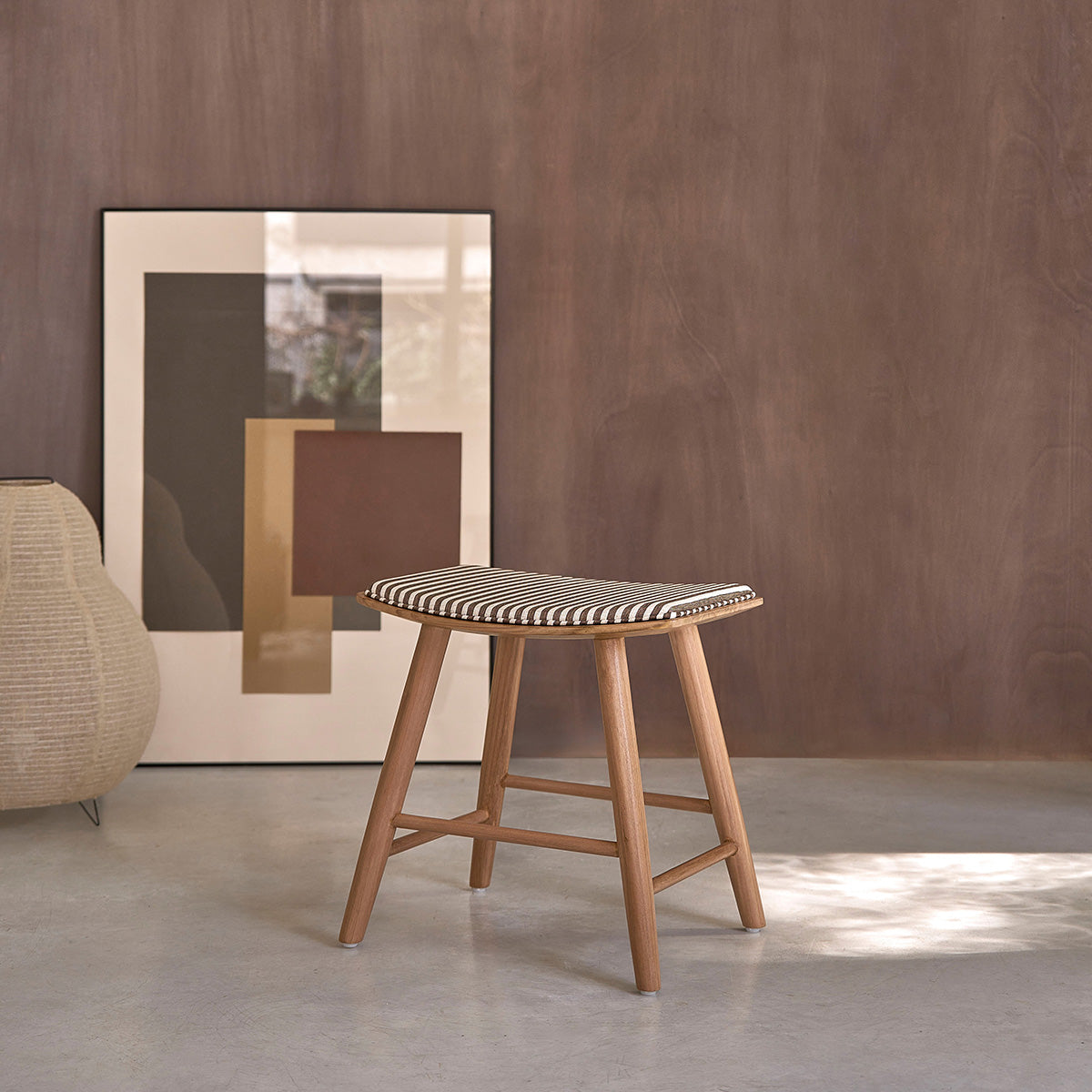 AMBRE - Tabouret en teck massif et assise à rayures 45 cm