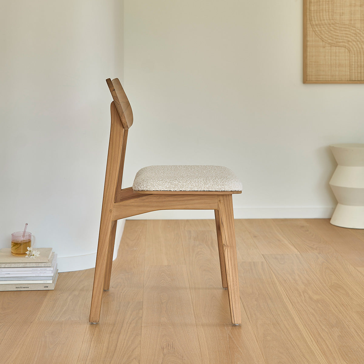 ADELE - Sedia in teak massello con seduta bouclé