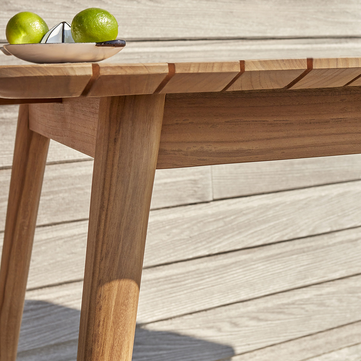 APRIL - Gartentisch aus massivem Teakholz für 4/6 Pers.