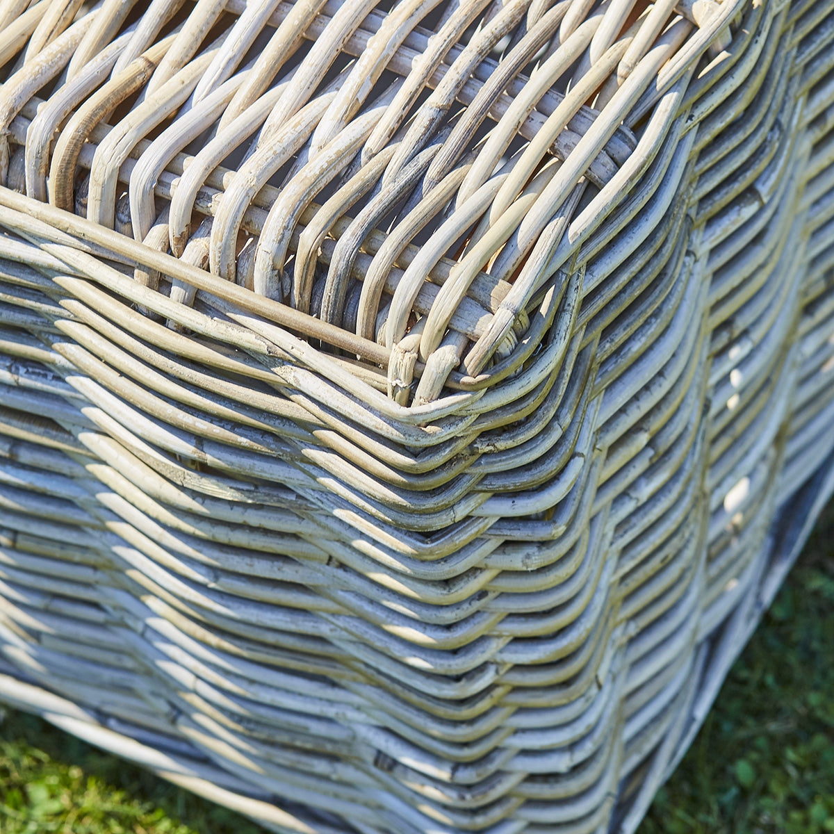 MUSA - Table basse en kubu naturel