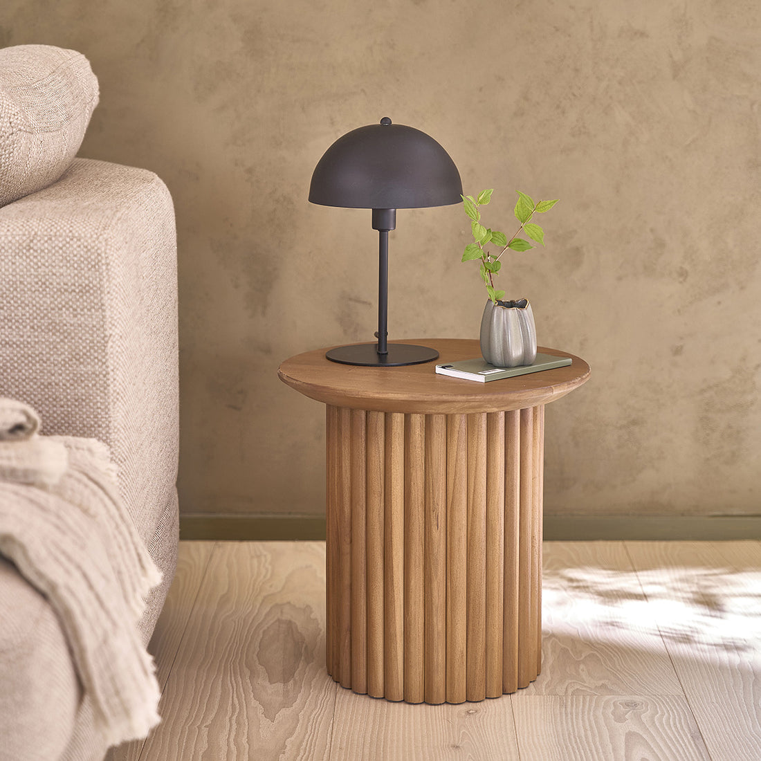 COLINE - Table d'appoint en teck massif ronde