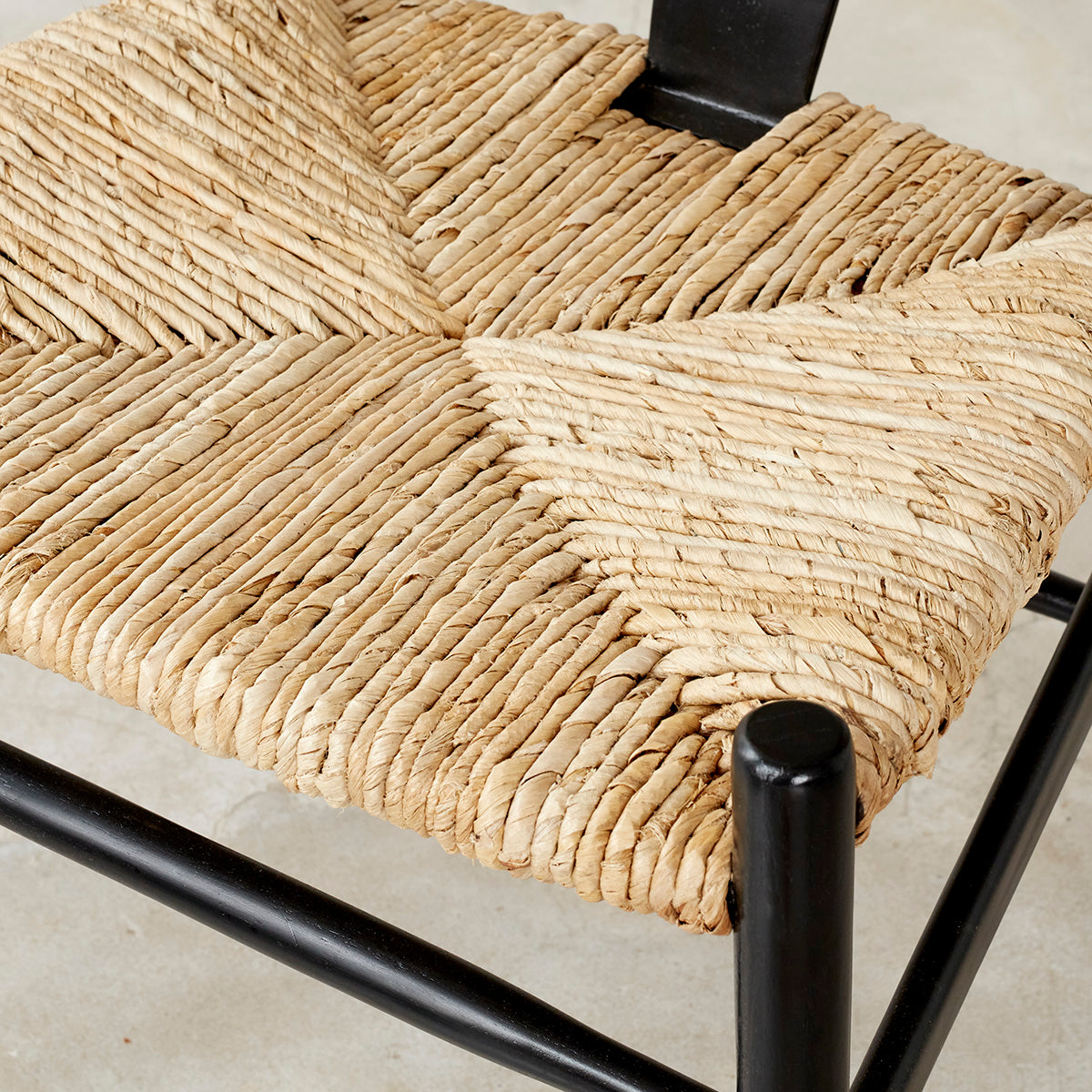 CAMILLE - Lot de 2 chaises en mindi massif noires et corde naturelle