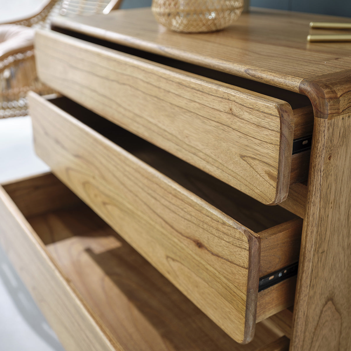 LISON - Kommode aus massivem Mindi-Holz 90 cm