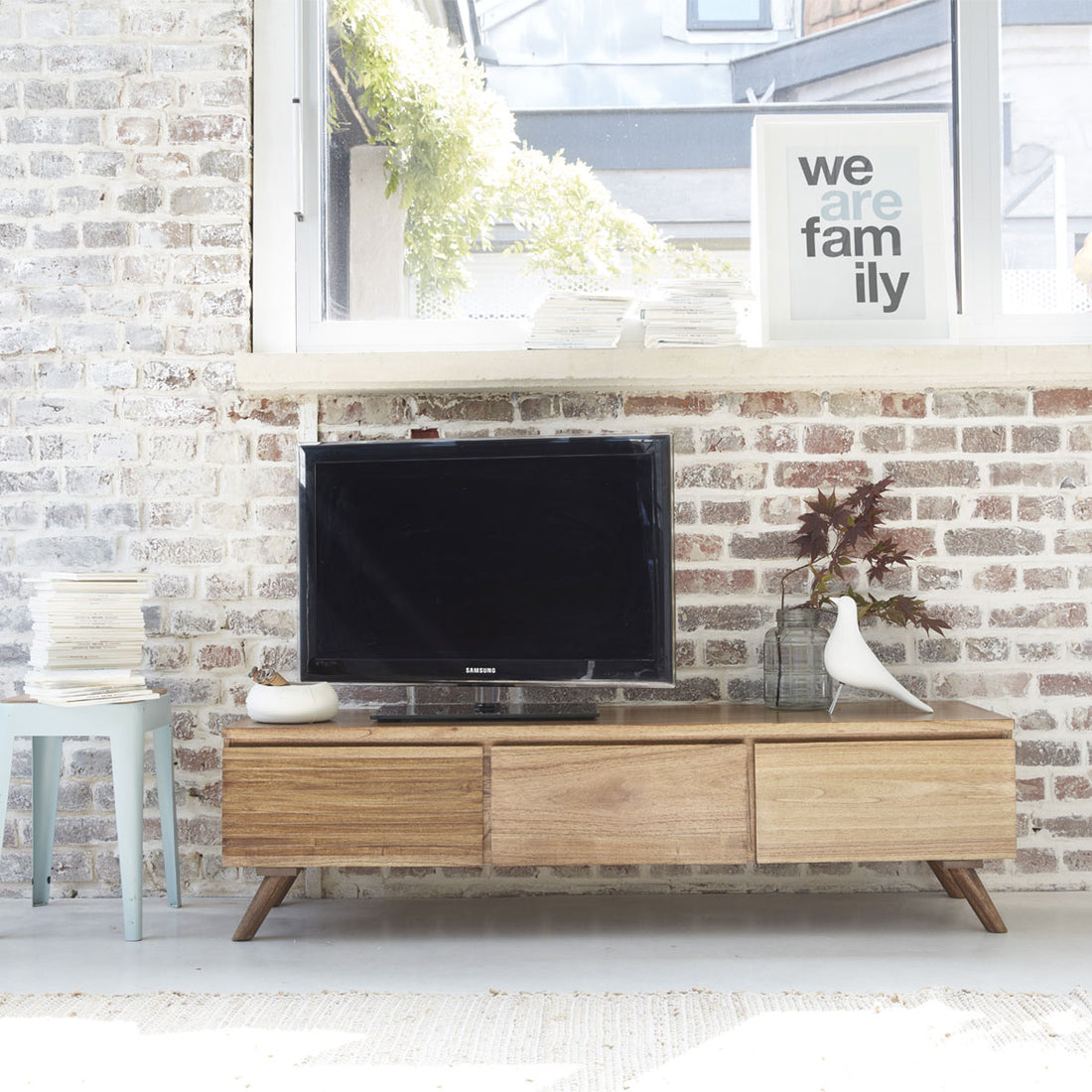 ODDA - TV-Möbel aus massivem Mindy 150 cm